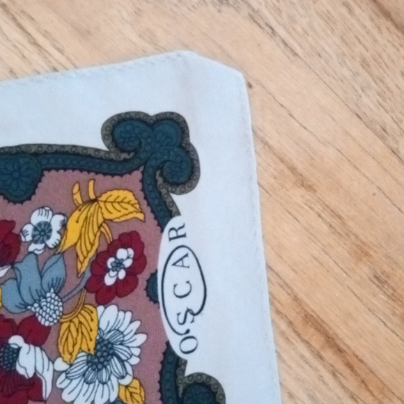 SOLDVintage Oscar de la Renta Silk scarf - Picture 3 of 7